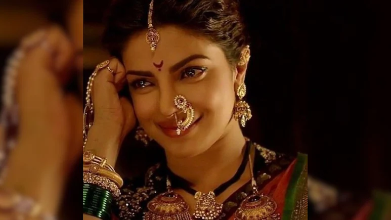 Bajirao mastani: मधु चोपड़ा ने बाजीराव मस्तानी के सेट पर प्रियंका के समर्पण और संजय लीला भंसाली के साथ काम करने की चुनौतियों को साझा किया"