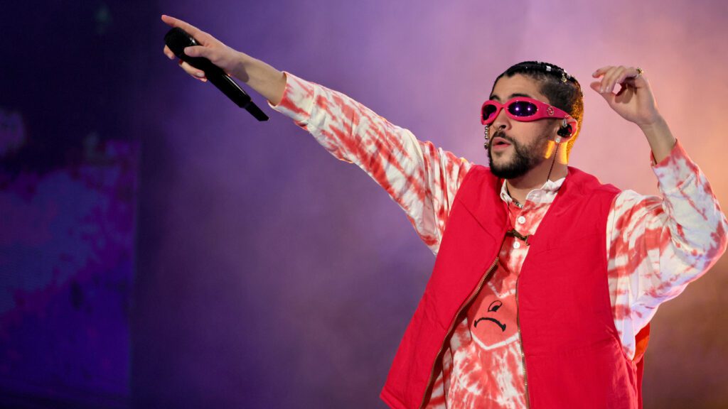 Bad bunny shoes : शॉन मेंडेस ने बैड बनी के स्टीमी कैल्विन क्लेन अभियान को मंजूरी दी