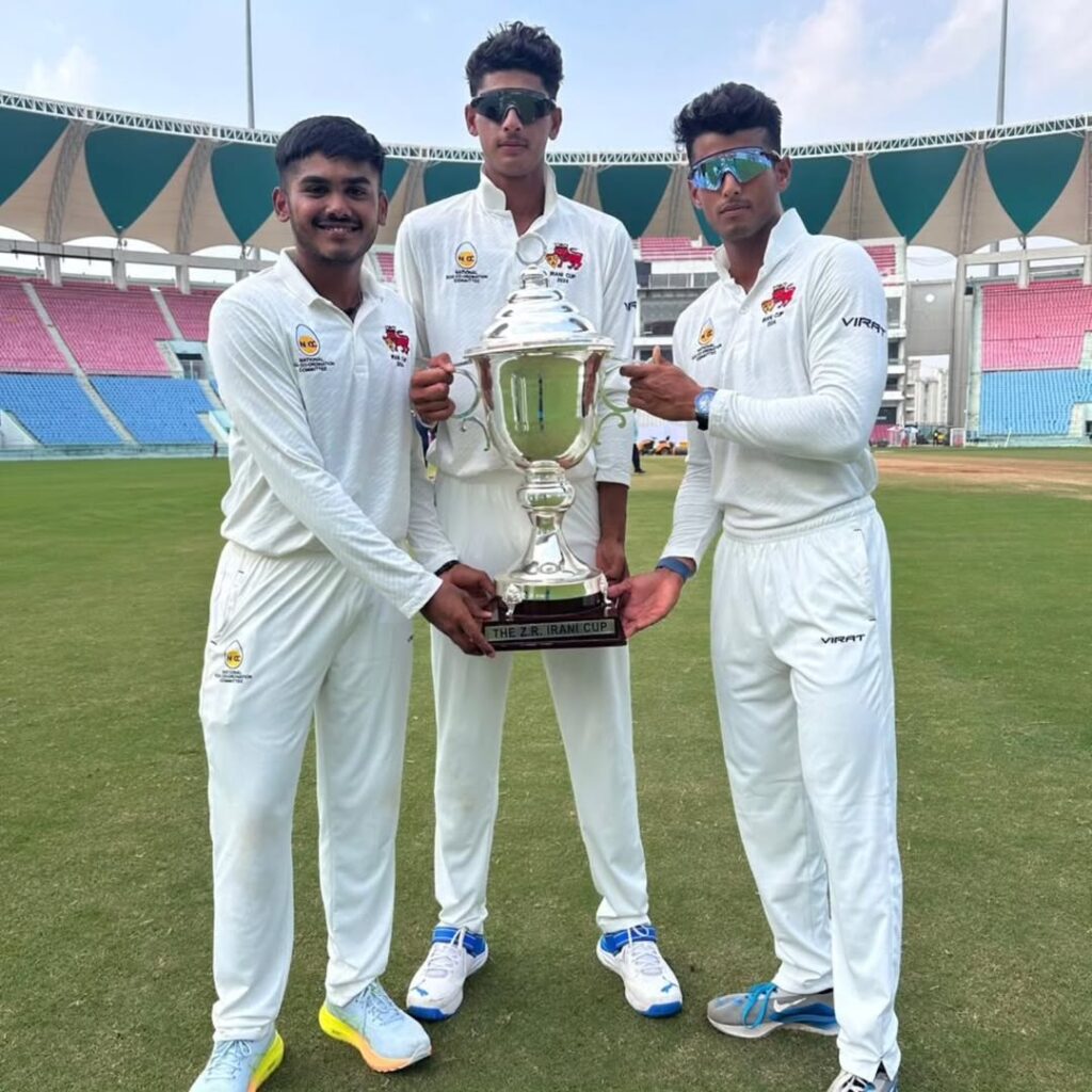 Smaran ravichandran : किशोर म्हात्रे ने CSK में गायकवाड़ की जगह ली; स्मरण ने SRH में ज़म्पा की जगह ली